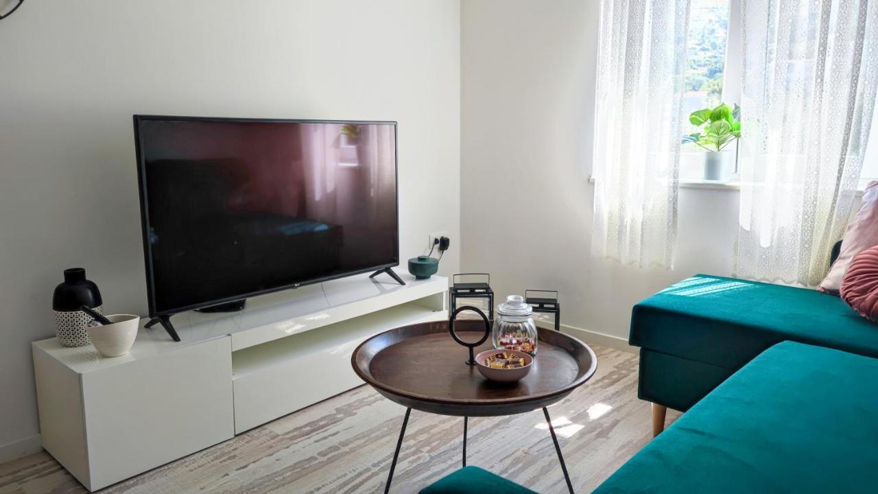 Apartman Jelena Podstrana Bagian luar foto